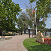 Walking trail along the Missouri River at Leavenworth Landing Park