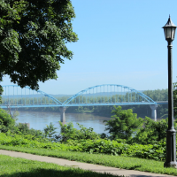 Centennial Bridge connecting MO to KS